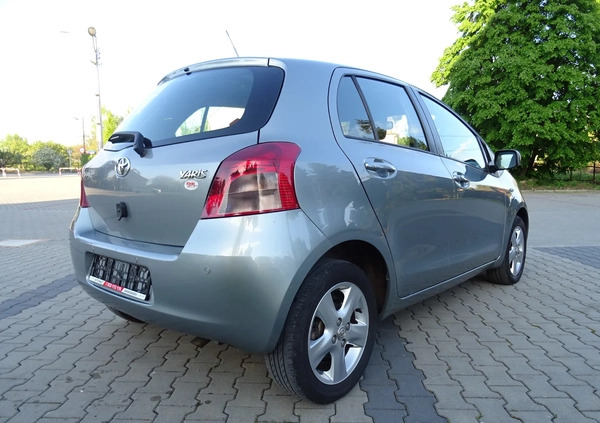 Toyota Yaris cena 22900 przebieg: 175000, rok produkcji 2008 z Gdańsk małe 631